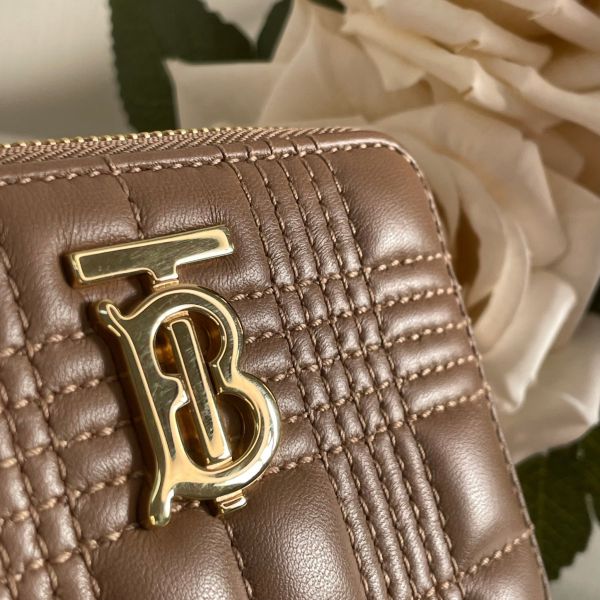 【99成新】【12期0利率】BURBERRY Lola – 绗缝皮革夢娜拉鏈零錢包 駝色/金扣 