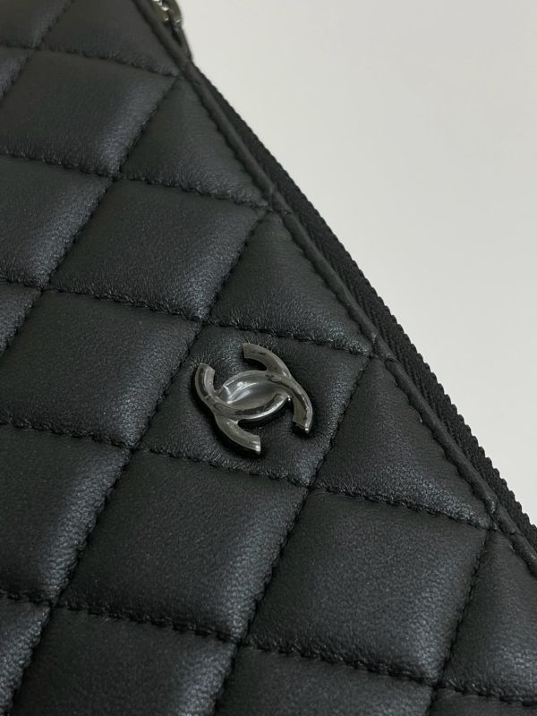 【未使用閒置品】CHANEL 菱格紋拉鍊手拿包 