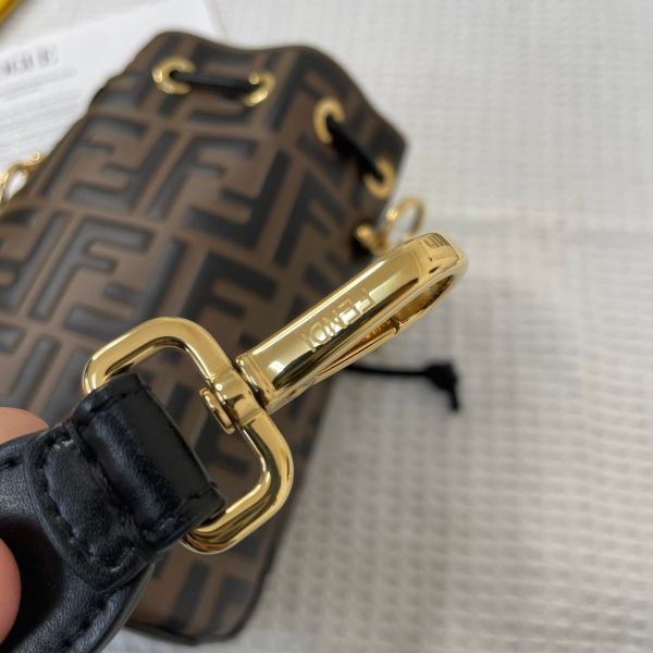【9.9成新】【12期0利率】 FENDI Mon Tresor迷你水桶包 咖老花 