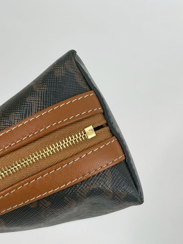 【分期0利率】CELINE TRIOMPHE貝殼包【95成新】 