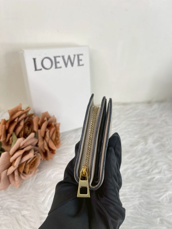 【分期0利率】LOEWE 壓紋小牛皮對開短夾【9成新】 