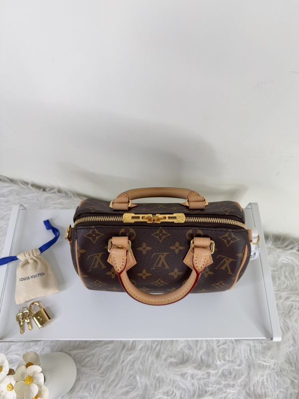 【分期0利率】LV Speedy Bandoulière 20【99成新】 
