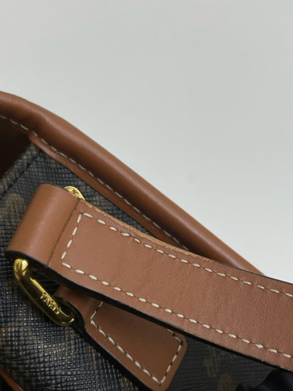【95成新】CELINE Triomphe帆布中型Folco手袋 