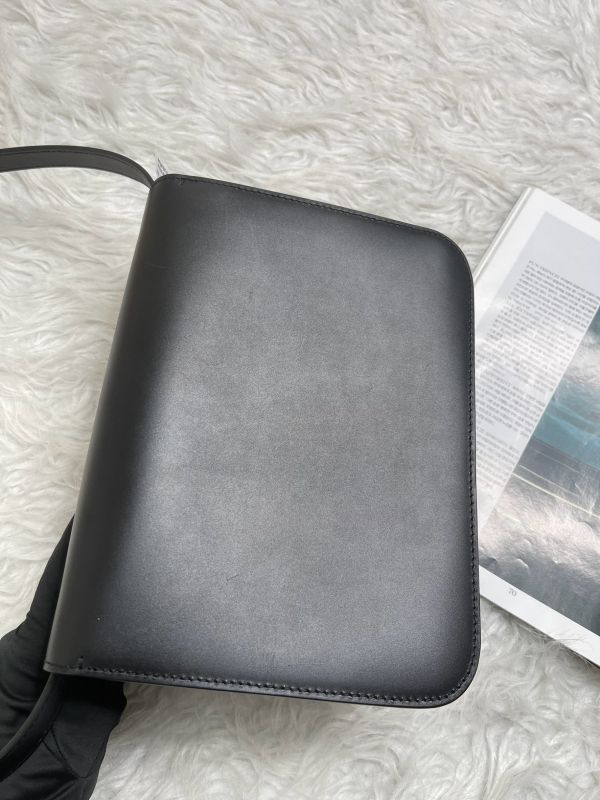 【分期0利率】BURBERRY TB LOGO肩背包 中號【9成新】 