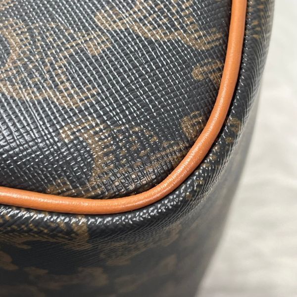 【12 期 0 利率】CELINE 新款凱旋門老花SPEEDY小號，背帶在側邊喔【99成】】 