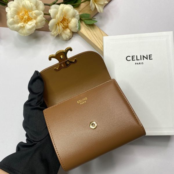 【12期 0 利率】【現金價】CELINE 小號 TRIOMPHE 亮面小牛皮三折短夾 