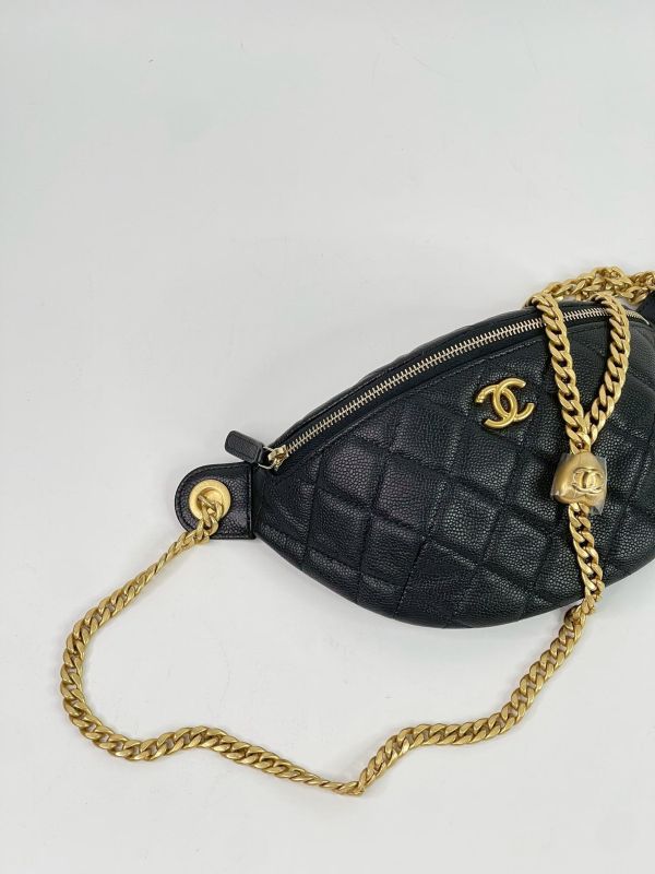 【未使用閒置品】CHANEL  24P愛心扣胸腰包 