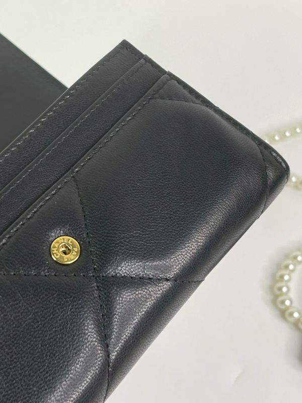 【分期0利率】CHANEL  19 中夾 【9成新】