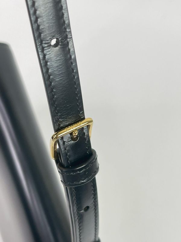 【9成新】CELINE 亮面牛皮革CLAUDE肩揹袋 