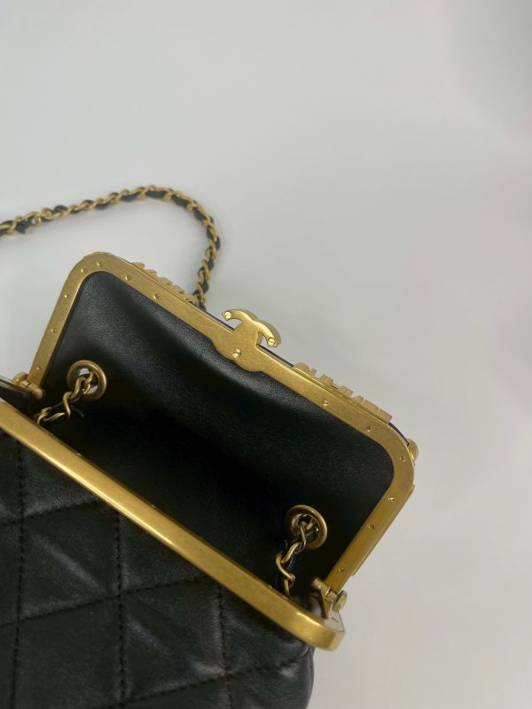 【分期0利率】CHANEL KISS LOCK 方盒子【9成新】 