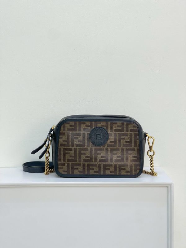 【9成新】FENDI 老花相機包 