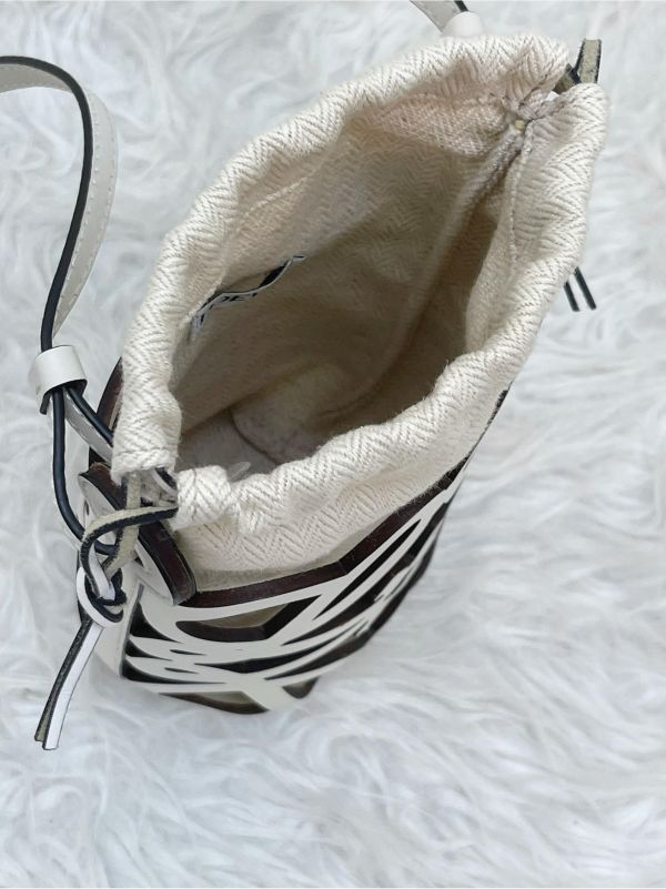 【9成新】LOEWE CUTOUT POCKET 水桶包 