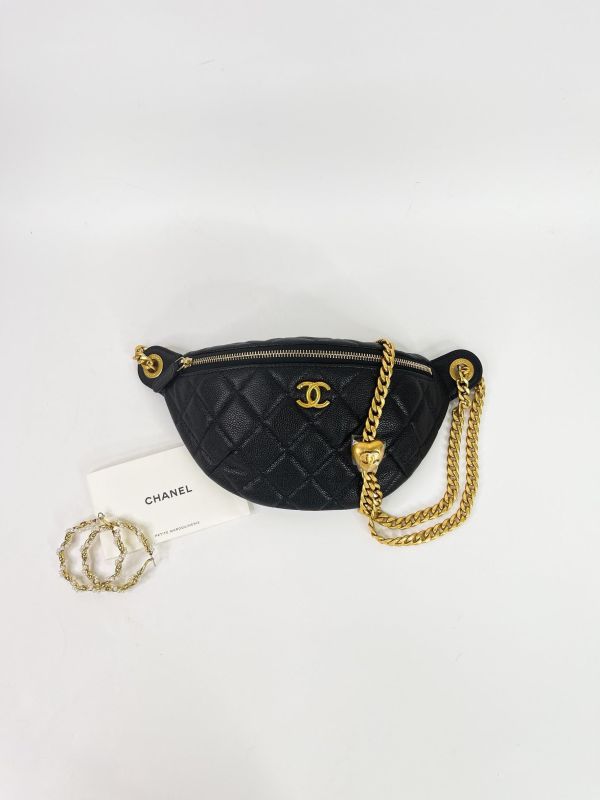 【未使用閒置品】CHANEL  24P愛心扣胸腰包 