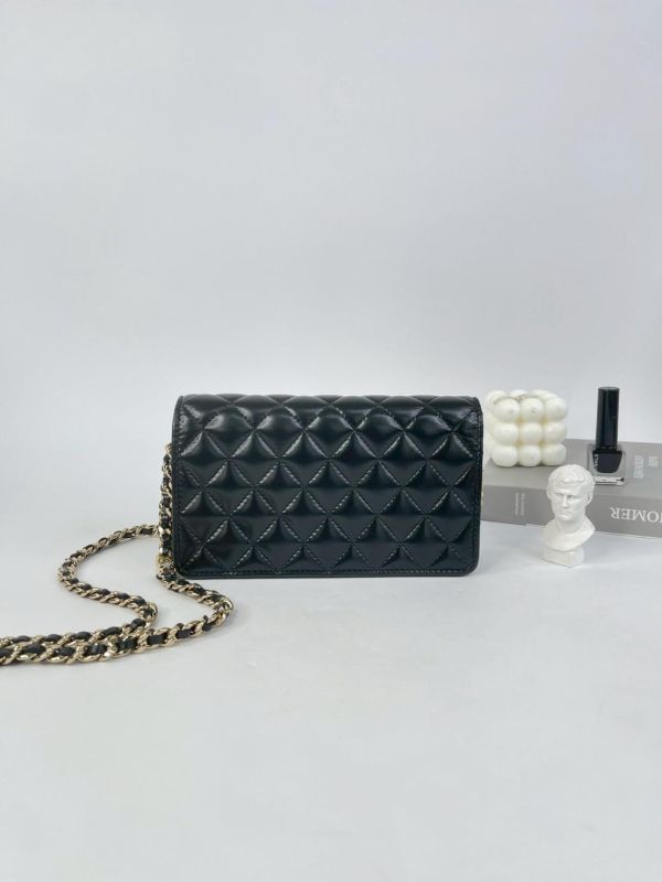 【99成新】CHANEL 24P 菱格紋黑白LOGO鍊 WOC 