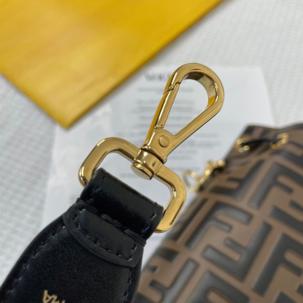 【9.9成新】【12期0利率】 FENDI Mon Tresor迷你水桶包 咖老花 