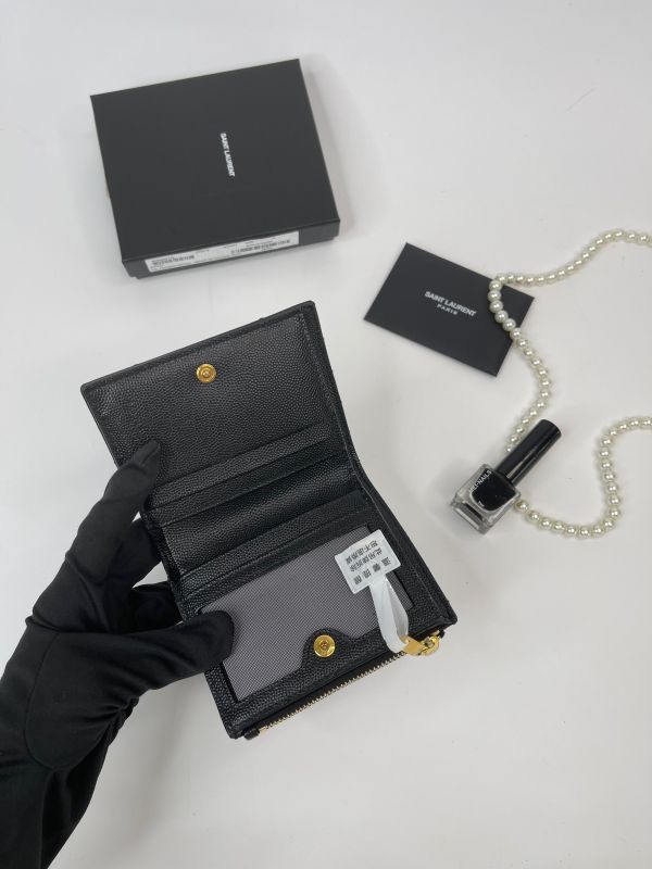 【分期0利率】YSL monogram粒面壓紋皮革兩摺錢包【9成新】 