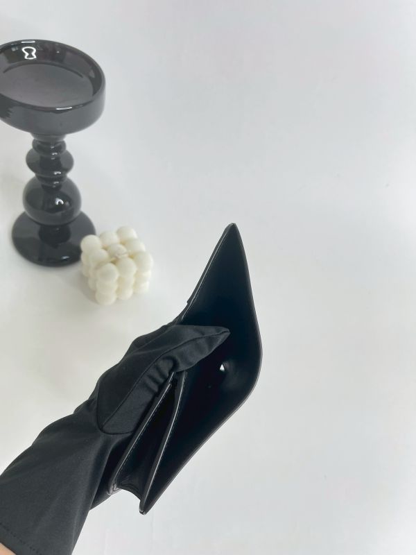 【分期0利率】CELINE TRIOMPHE亮澤牛皮革短款錢包【全新品】 