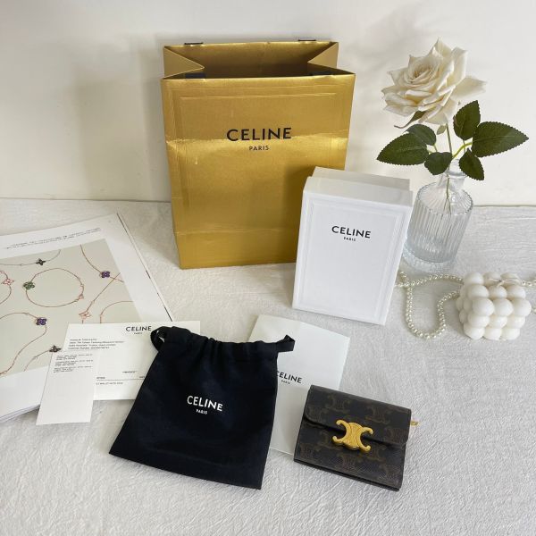 【12期0利率】CELINE TRIOMPHE標誌印花短款零錢包【24年1月台灣購證】【9成新】 