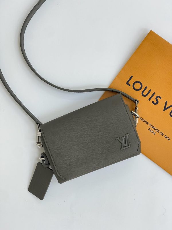 【95成新】LV 小型翻蓋郵差包 