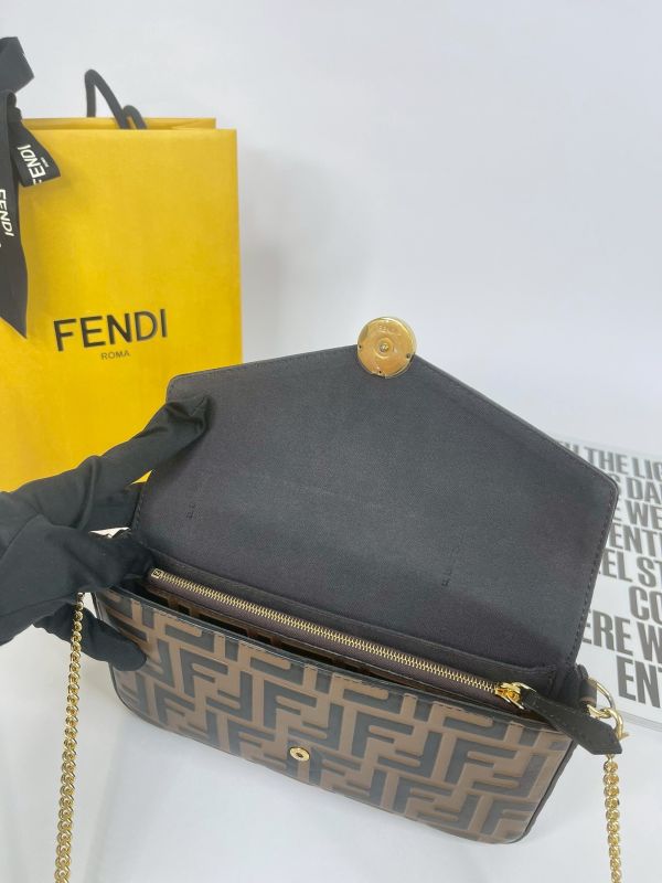 【分期0利率】FENDI F IS FENDI三合一WOC【9成新】 