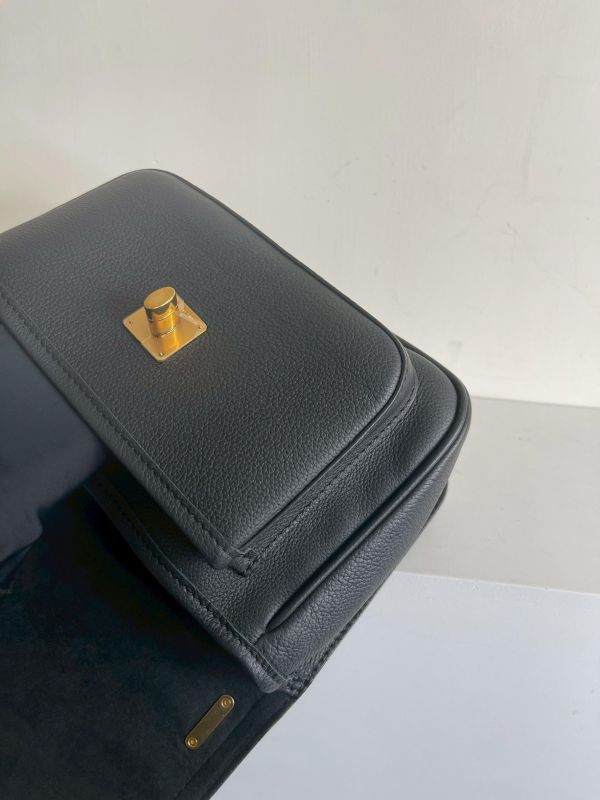 【99成新】LV LOCKME CHAIN 小號斜背包 