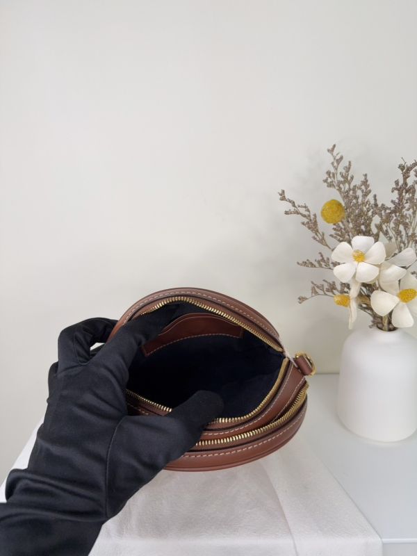 【分期0利率】BURBERRY  Louise 徽標圖案棉質圓餅包【95成新】 