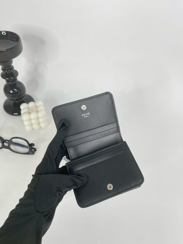【分期0利率】CELINE TRIOMPHE亮澤牛皮革短款錢包【全新品】 
