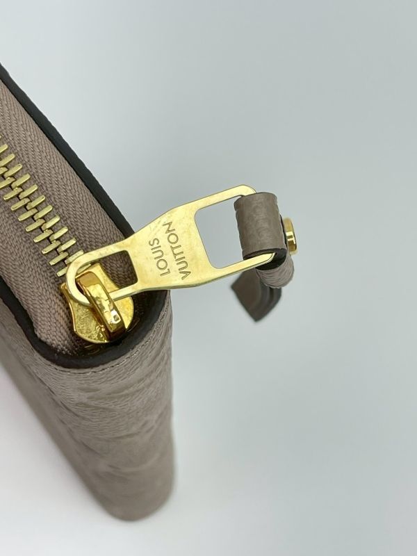 【全新品】LV ZIPPY 