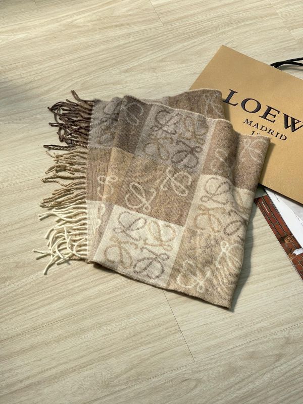 【未使用閒置品】LOEWE 羊毛老花圍巾 