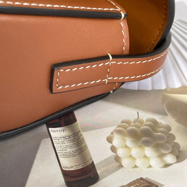 【95新】【12期0利率】CELINE 平滑小牛皮CUIR TRIOMPHE迷你BESACE  小胖包 