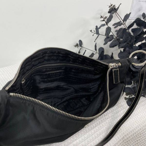 【9成新】【12期0利率】PRADA 尼龍腋下包 