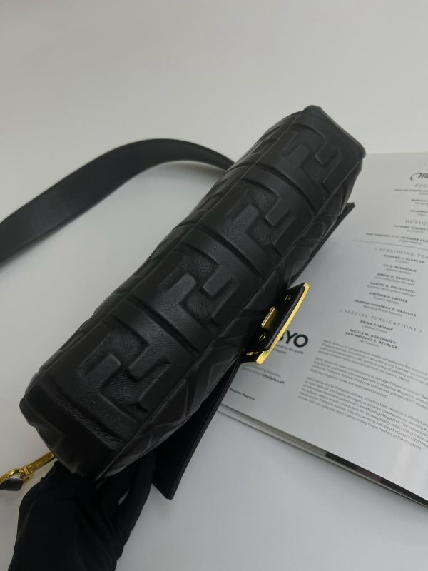 【95成新】FENDI Baguette 法棍包 中號 