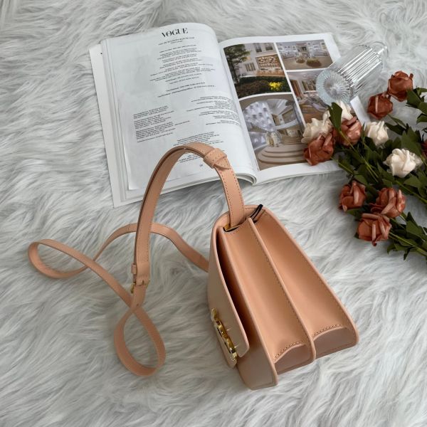 【9.9成新】【12期0利率】TB 小號專屬別皮革鎖識扣包 豆腐包 