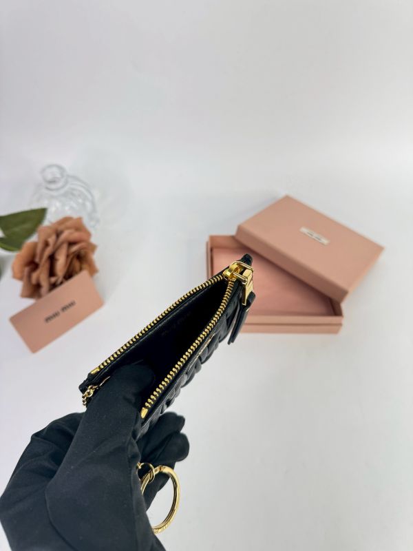 【95成新】MIUMIU Matelassé帕皮皮革卡片套 