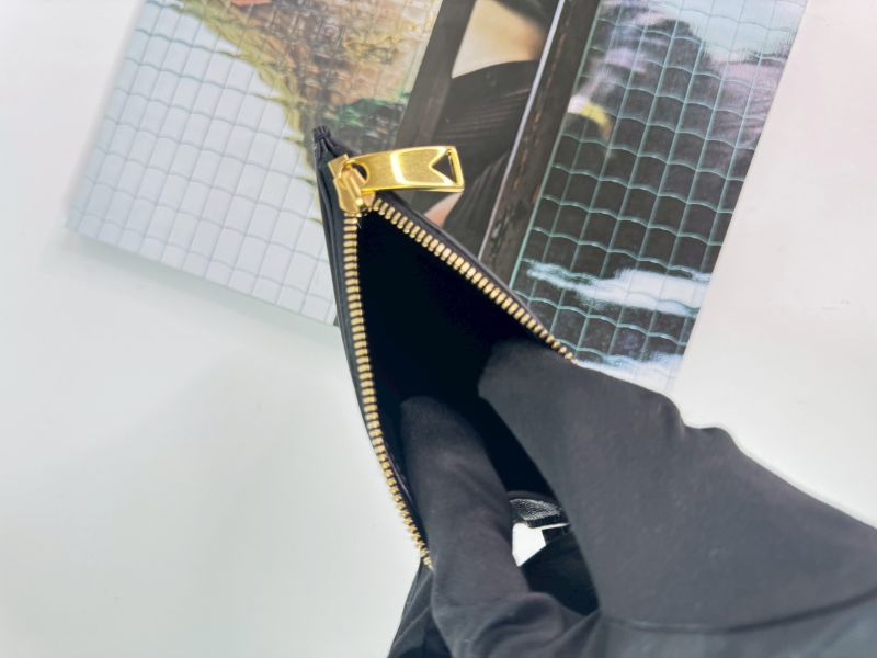 【分期0利率】BV 2X3 小羊皮拉鍊零錢卡包【95成新】