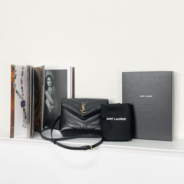 【12期0利率】YSL LOULOU絎縫皮革Toy手袋 MINI 【95成新】 