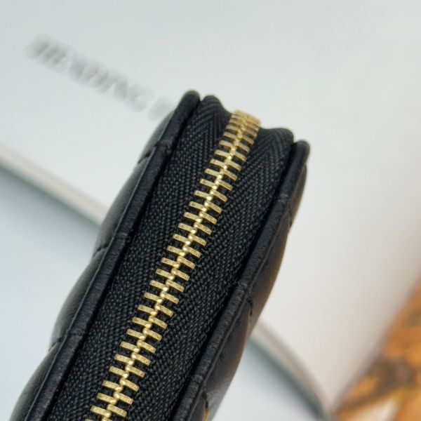 【12期0利率】BURBERRY Lola 衍縫拉鍊零錢包 黑/淡金扣【95成新】 