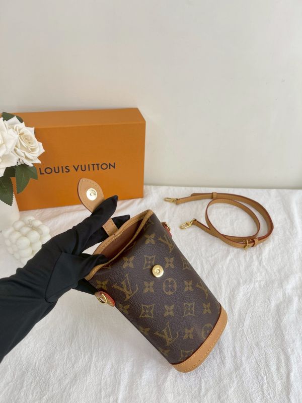 【分期0利率】LV  薯條手機包【9成新】 