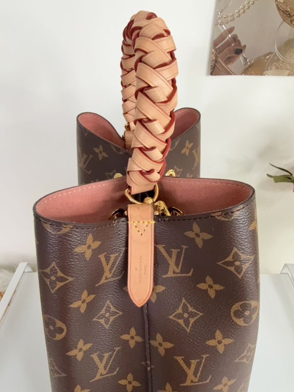 【分期0利率】LV NéoNoé復刻編織提把老花水桶包【9成新】 
