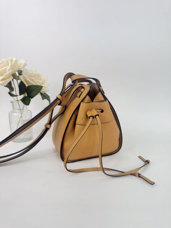 【9成新】LOEWE Mini Hammock 小牛皮 