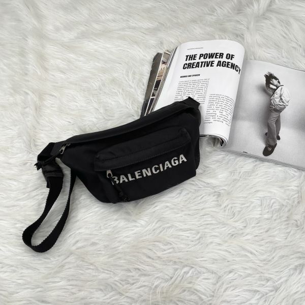 【12期0利率】 BALENCIAGA  WHEEL 經典刺繡 LOGO 尼龍拉鍊胸腰包【85成新】 
