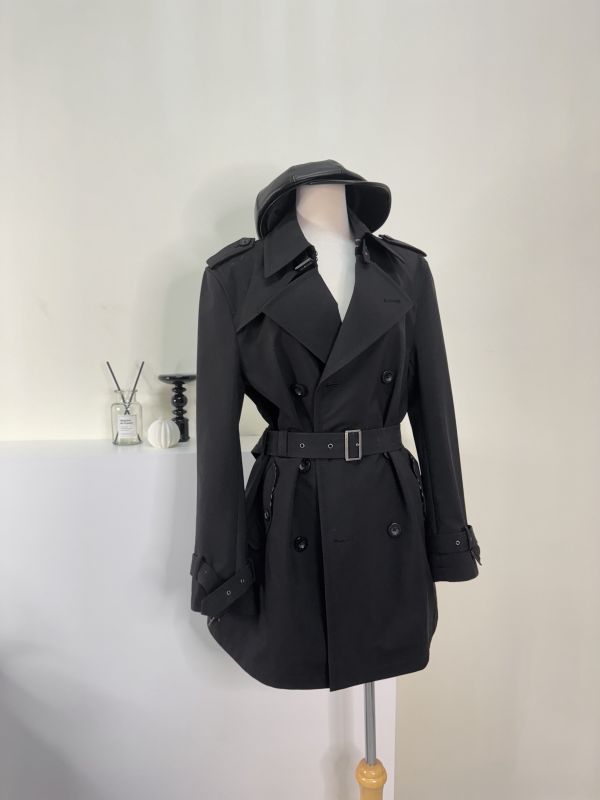 【分期0利率】BURBERRY 黑標內裏格紋風衣外套【95成新】 