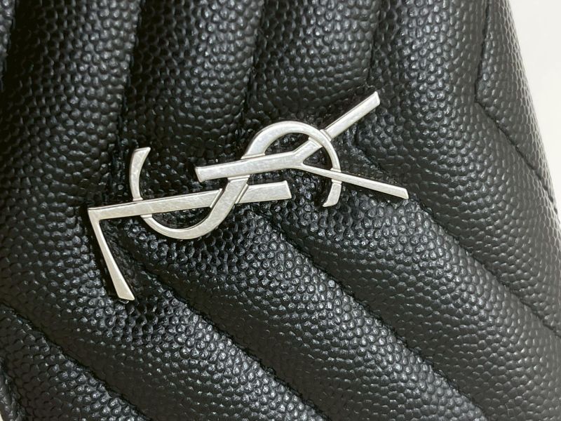 【95成新】YSL 魚子醬對開短夾 