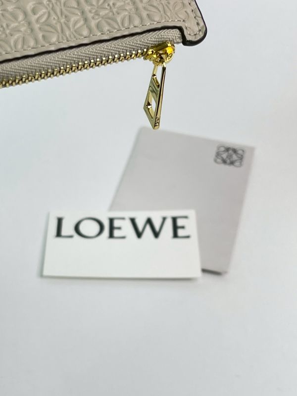 【分期0利率】LOEWE  壓紋零錢卡包【未使用閒置品】