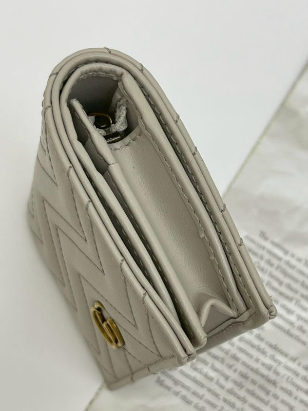 【99成新】GUCCI Marmont 愛心兩摺拉鍊零錢袋短夾 
