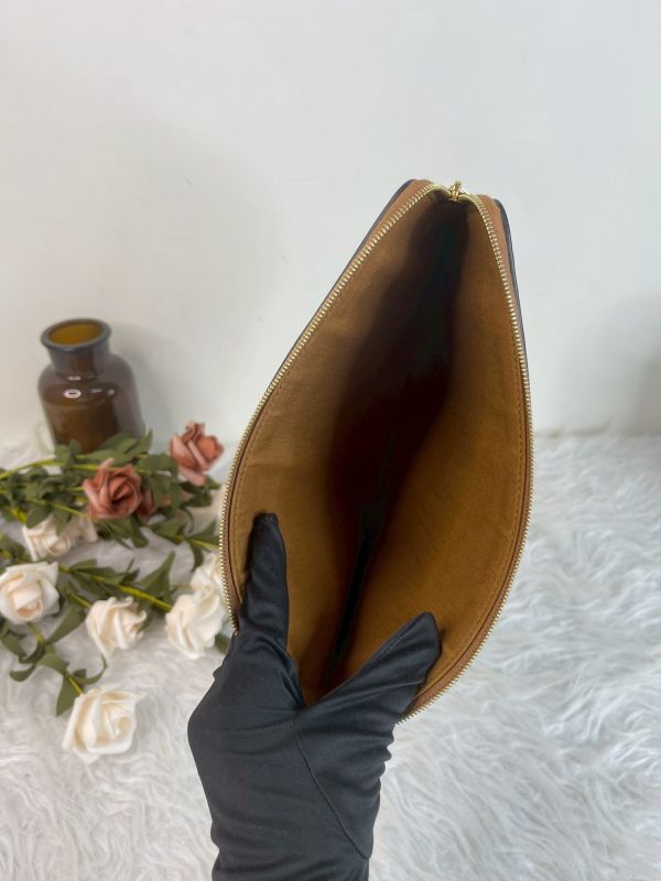 【分期0利率】CELINE TRIOMPHE 印花標誌小號收納袋【未使用閒置品】 