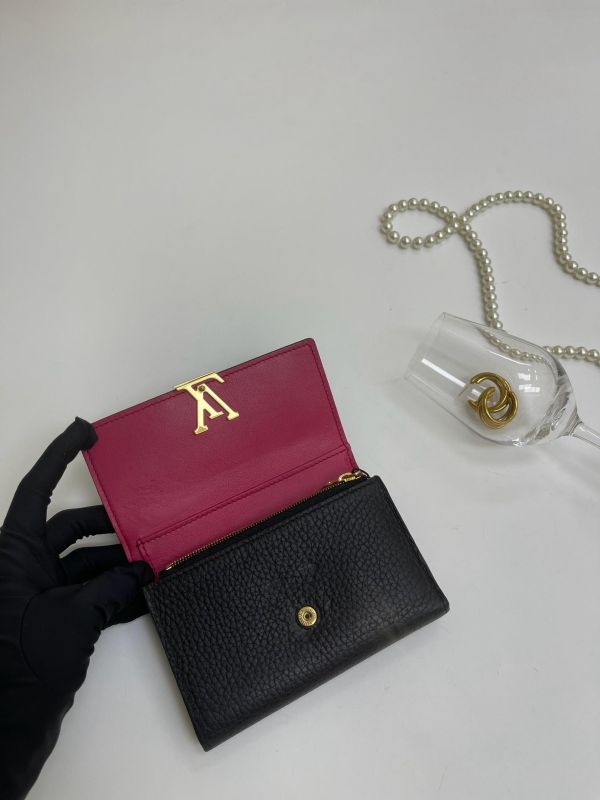 【9成新】LV Capucines 短夾 