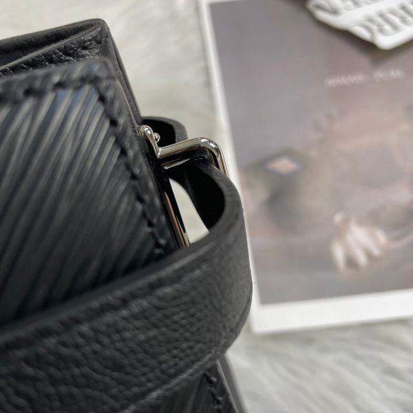 【9.9成新】【12期0利率】 LV  TWIST TOTE EPI黑 
