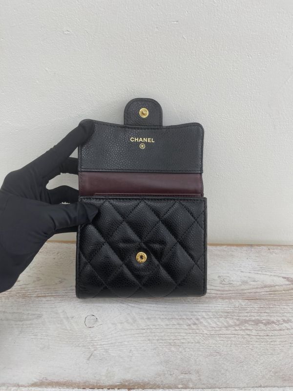 【9成新】CHANEL COCO 背面拉鍊三折短夾 