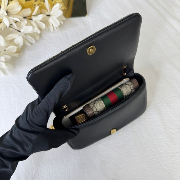 【12期0利率】BURBERRY LOLA 小羊皮迷你翻蓋包【95成新】 